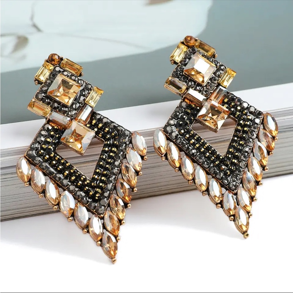 NEW Diamond Shaped Champagne/Gold crystal earrings.